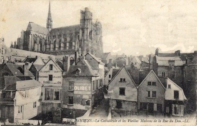 Amiens - CPA AMIENS - SOMME - PORCHE DE LA VIERGE DOREE PROTEGE PAR DES SACS  - 1915