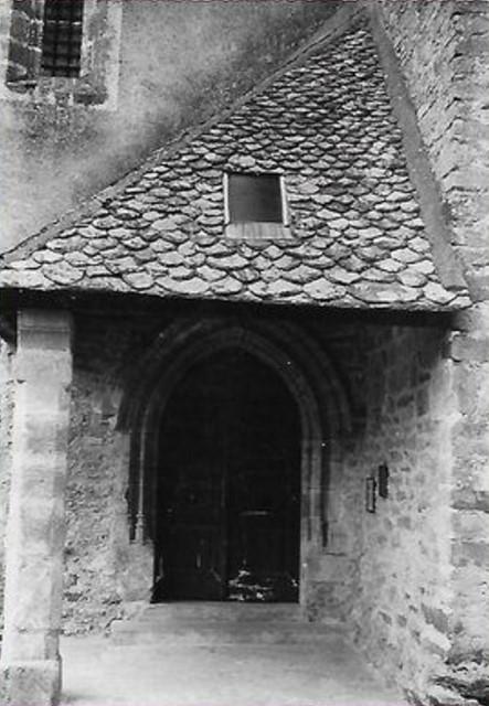 Boussac aveyron eglise porte