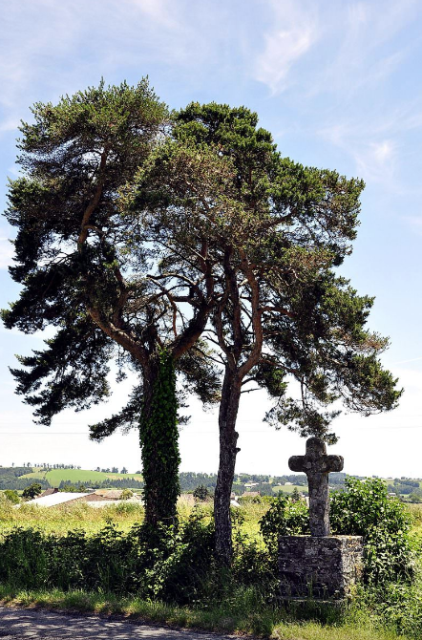 Boussac aveyron la croix de pierre