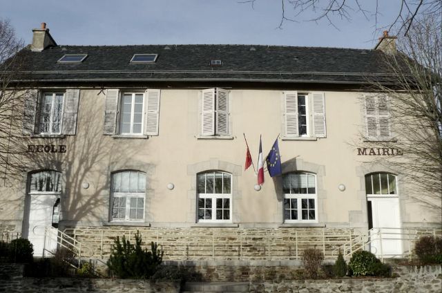 Boussac aveyron mairie et ecole