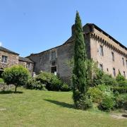 Brousse le chateau aveyron le chateau le logis fortifie