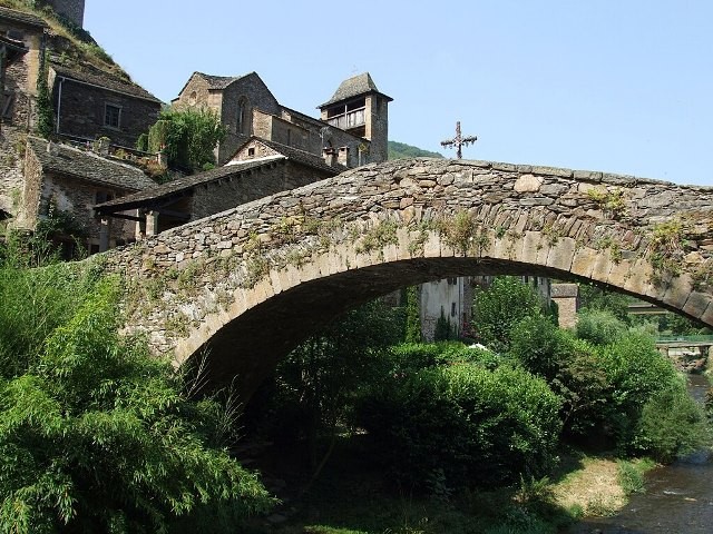 Brousse le chateau aveyron le pont vieux