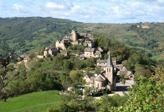 Clairvaux d aveyron aveyron panat chateau et village