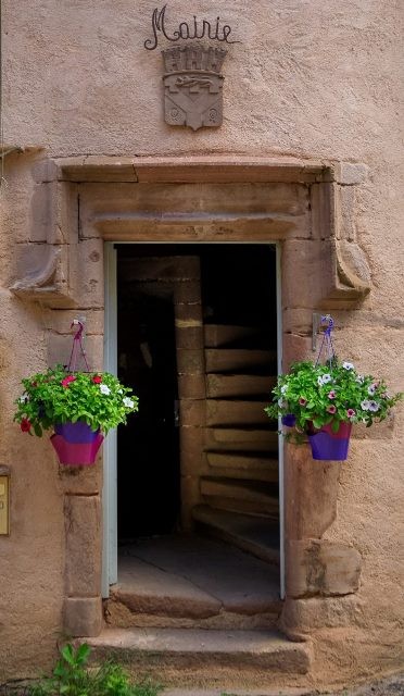 Combret aveyron la mairie