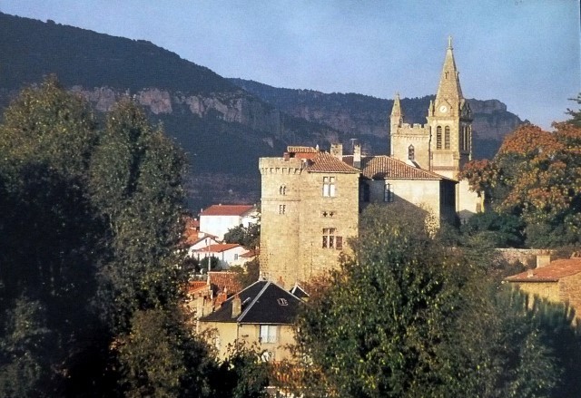 Creissels aveyron le chateau et l eglise