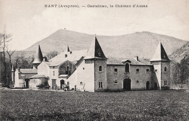 La ferme de Castelnau et le château d'Assas (cpa)