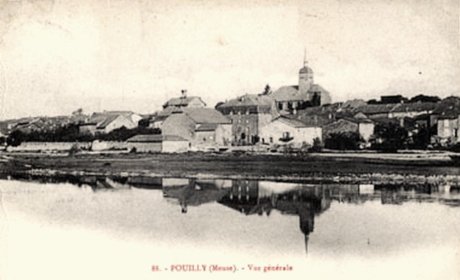 Pouilly-sur-Meuse (Meuse) Vue générale CPA