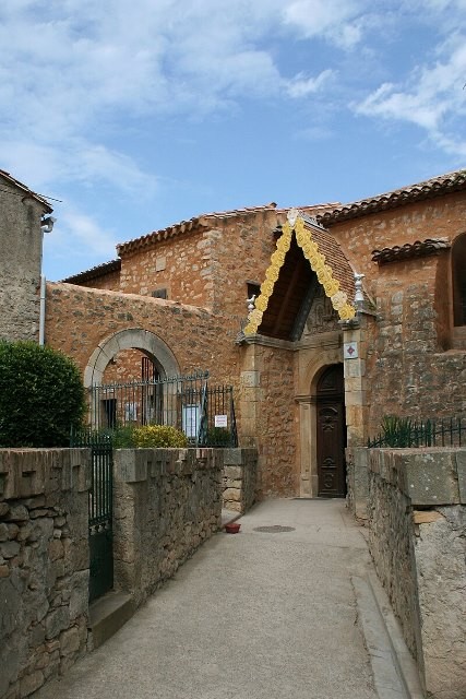 Le chemin de l' église Marie-Madeleine