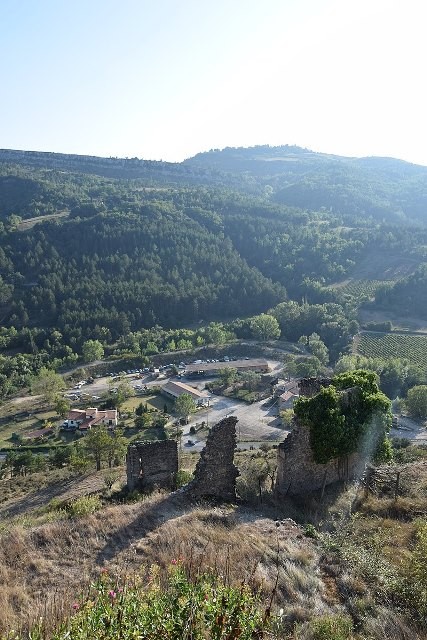 Vue sur le village du château de Coustaussa