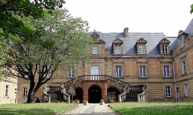 Rodez aveyron le palais episcopal