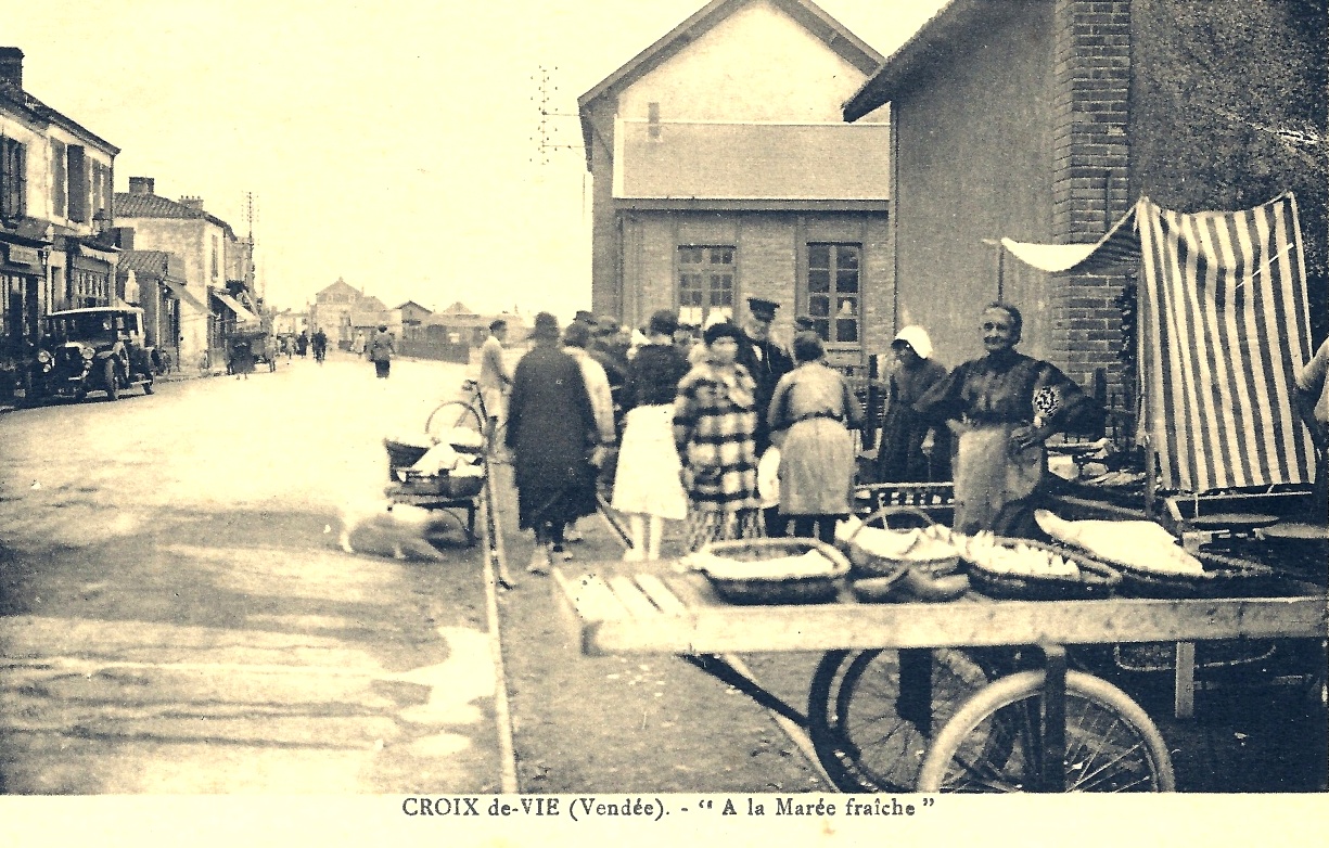 Saint-Gilles-Croix-de-Vie (Vendée) Les marchands ambulants CPA