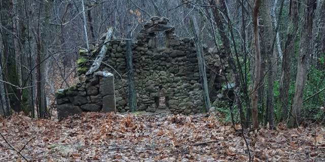 Saint jean du bruel aveyron le chateau d algues ruines