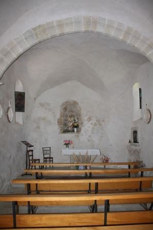 Chapelle saint pierre d'Alzobre la nef