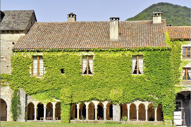 Sylvanes aveyron l abbaye le cloitre